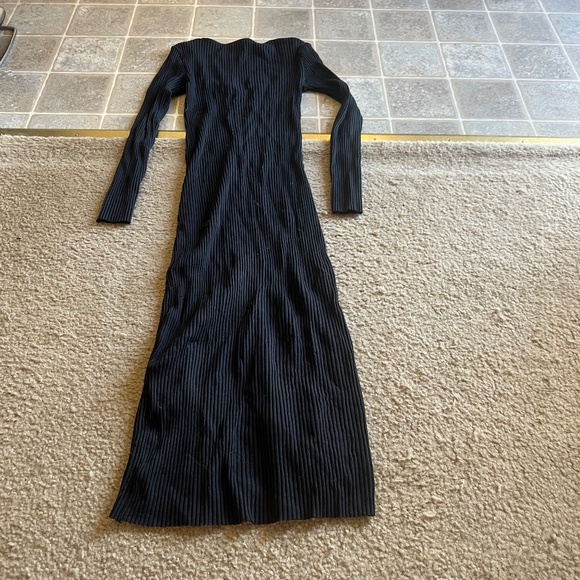 Dress - Picture 4 of 4